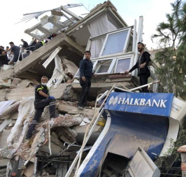 Las imágenes del caos y devastación que dejó el terremoto en Turquía