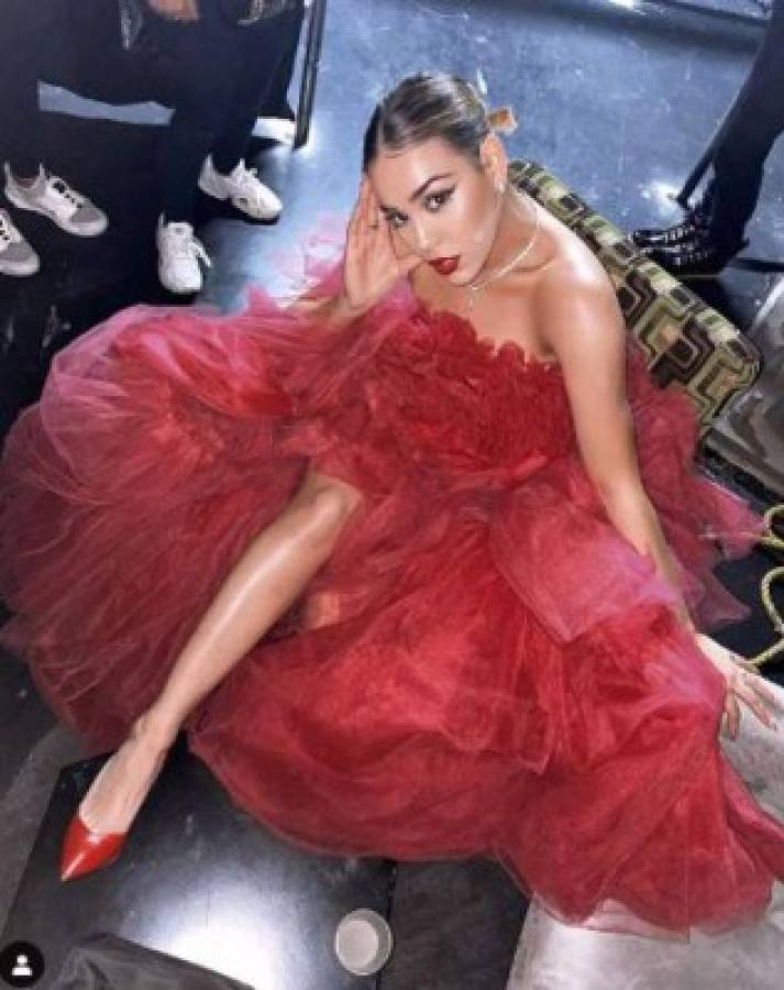 Danna Paola deslumbra con vestido rojo en final de La Academia