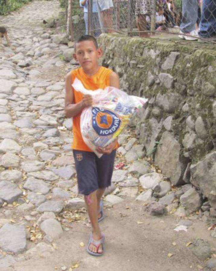 Familias de 12 comunidades de El Corpus reciben alimentos