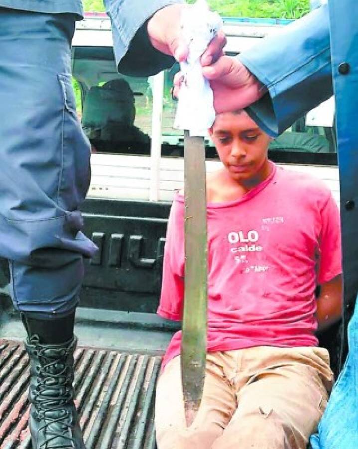 Honduras: Joven mata a machetazos a su tío y hiere a su tía