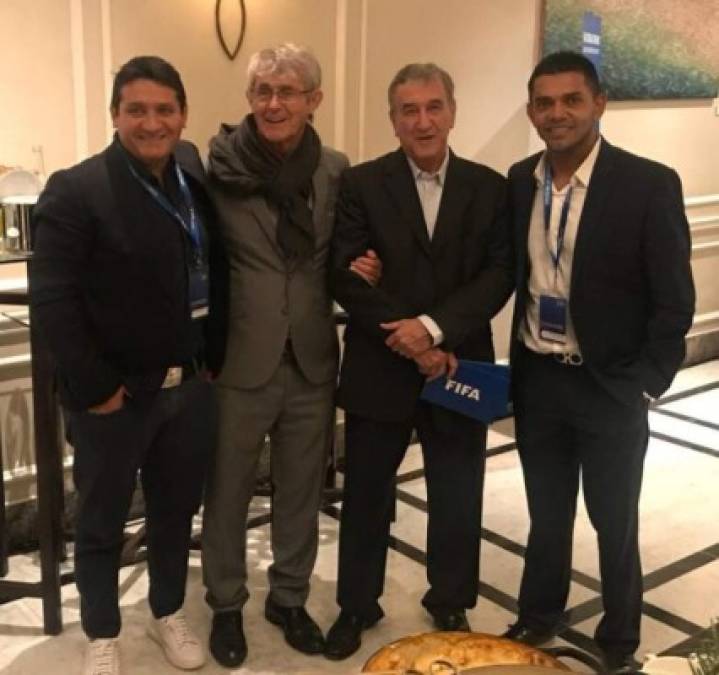 Entrenador hondureño Amado Guevara se roza con Löw, Deschamps y otros grandes técnicos