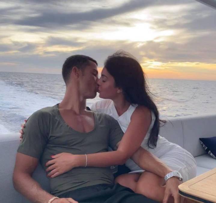 Madre de Cristiano Ronaldo ‘responde’ a los rumores sobre su relación con Georgina