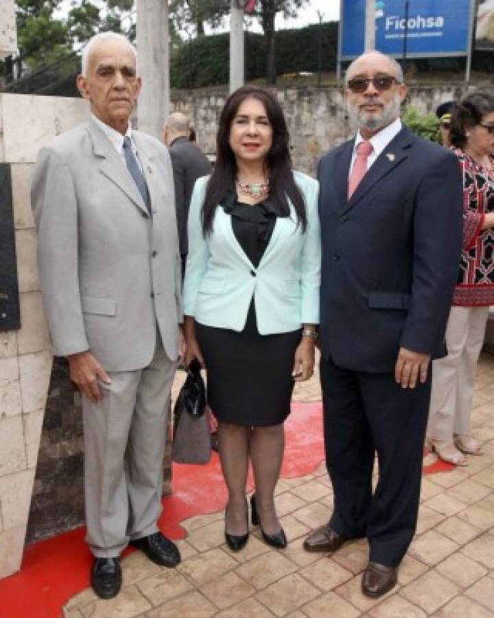 Ofrenda floral para Juan Pablo Duarte