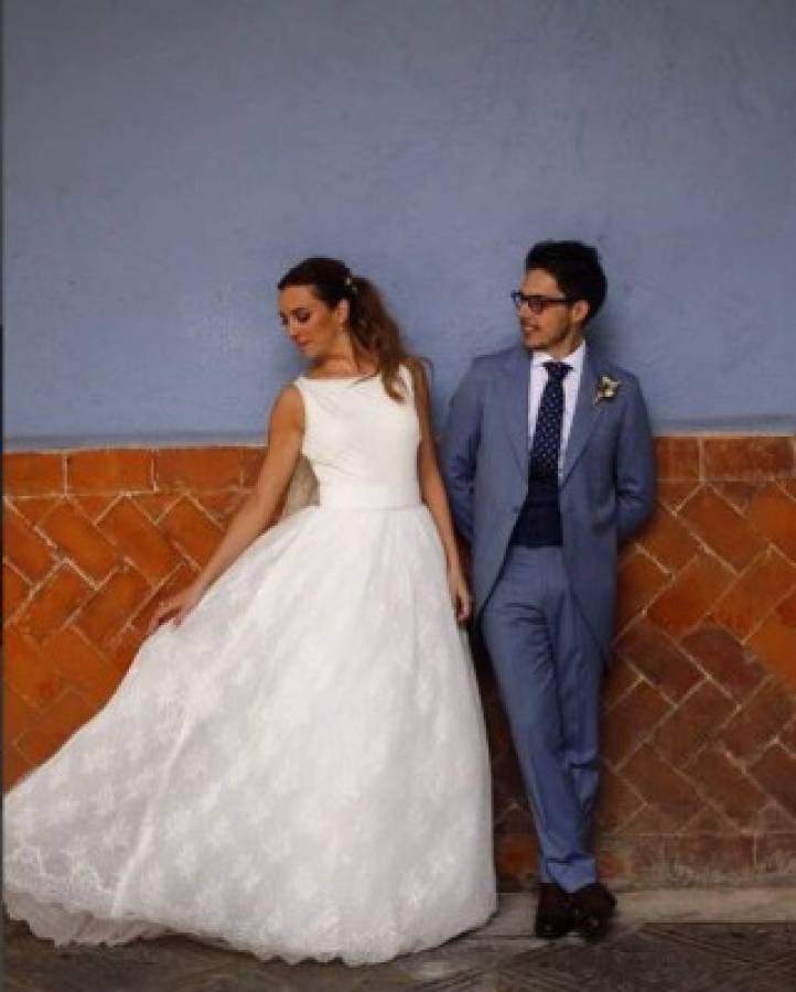 Así lucieron los dos famosos en el día de su boda. Foto: Instagram