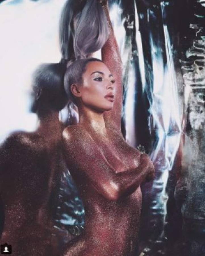 Kim Kardashian nuevamente posa desnuda y hace arder las redes sociales