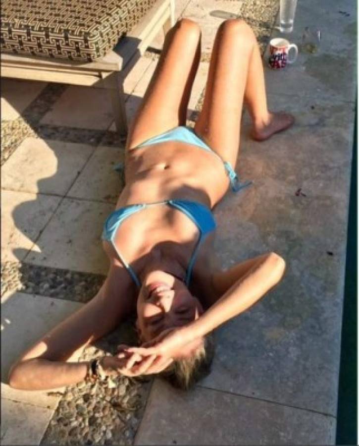 Sharon Stone luce hermosa en bikini a sus 59 años