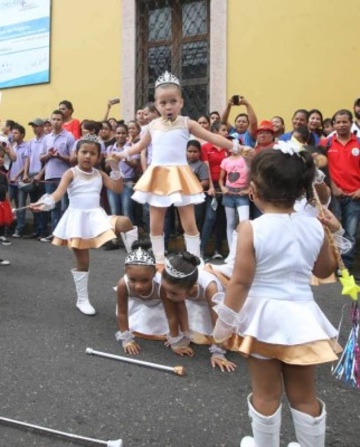 Fervor y civismo en los pequeños de prebásica