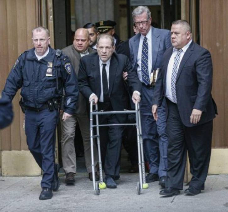 'Demacrado, débil y con andador', así llegó Harvey Weinstein a su juicio