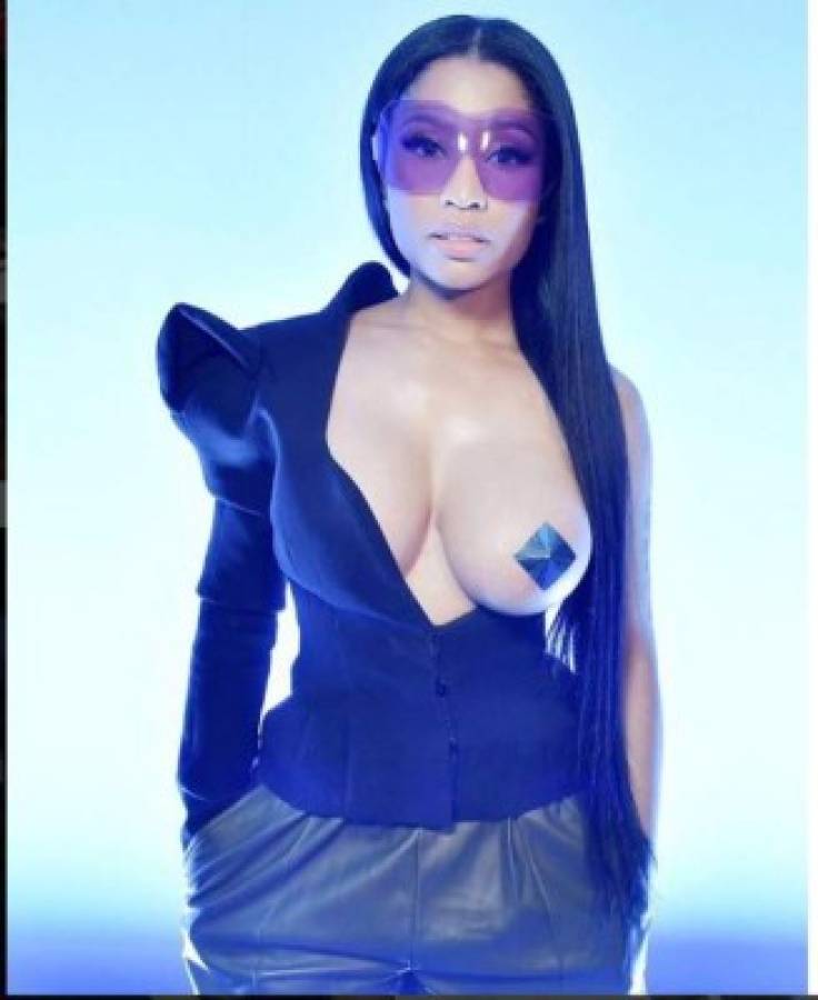 El polémico traje de Nicki Minaj durante su visita en París