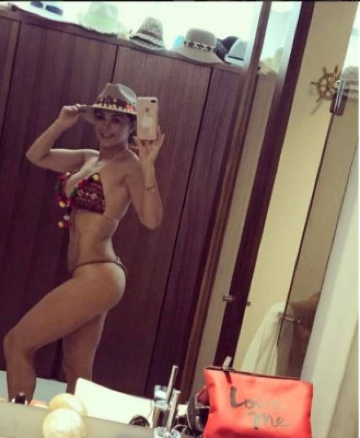 Aracely Arambula encanta a sus 42 años con un sexy bikini