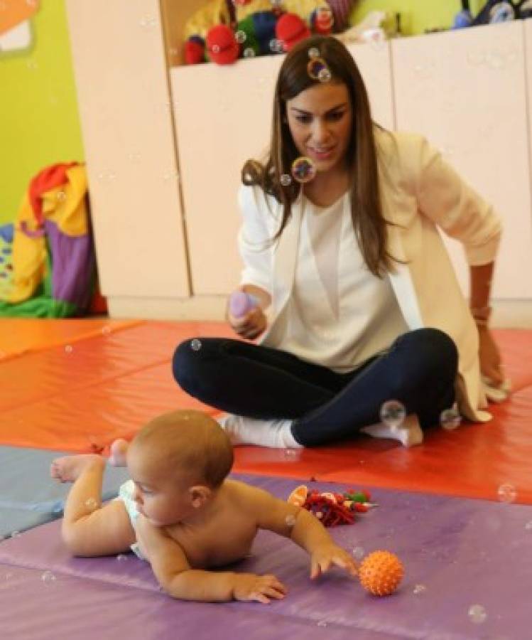 Masajes, burbujas y risas, la mejor terapia para los pequeños