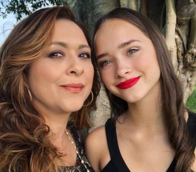 Talentosa y guapa como su madre: Así es Ali, hija de la periodista Neida Sandoval (FOTOS)