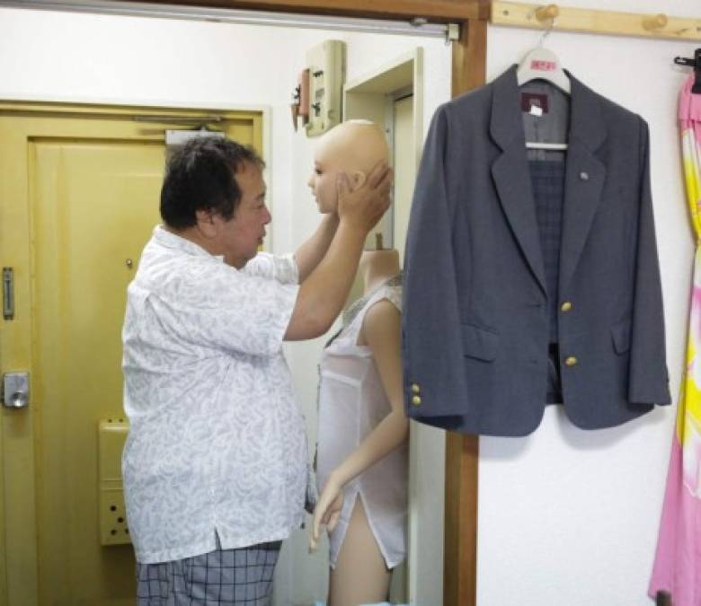 Empresario japonés se enamoró de una muñeca de silicona que ahora es su novia