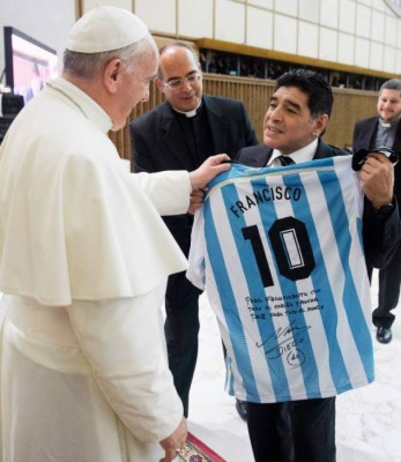 VIDEO: Maradona y su encuentro con el papa Francisco