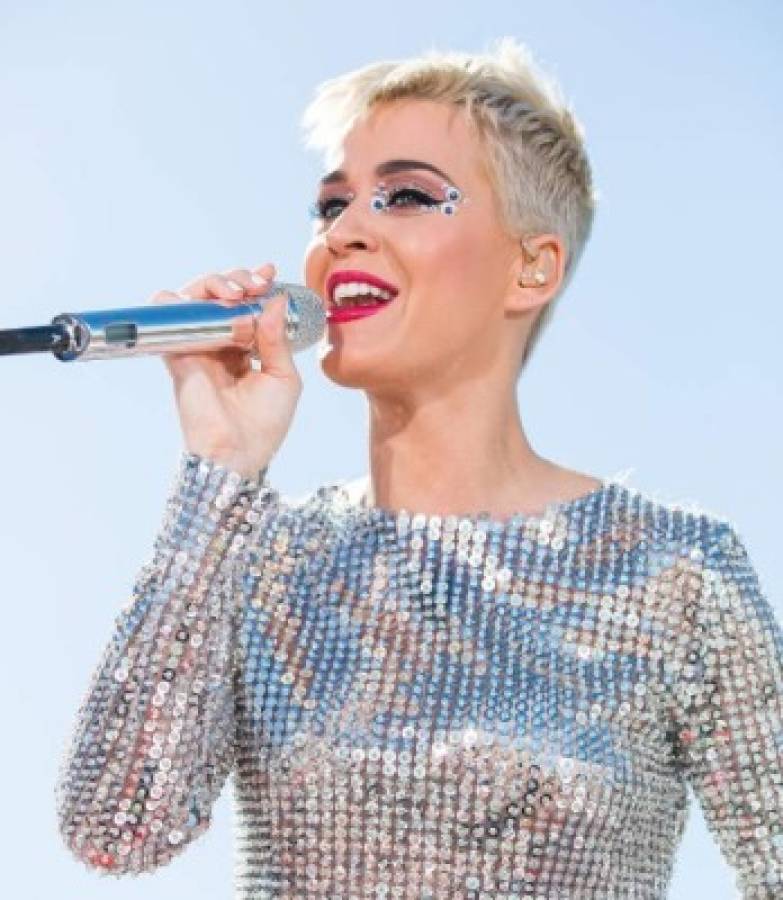 Irreconocible: Katy Perry impacta al publicar foto cuando tenía 13 años