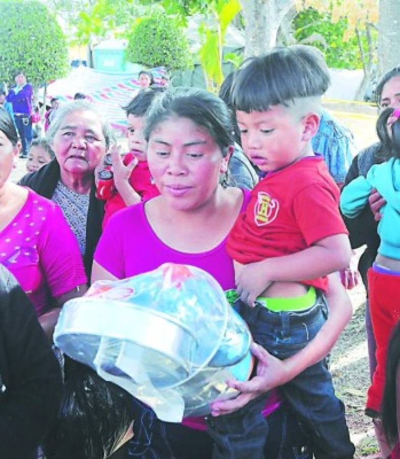 Entregamos juguetes, ropa y varios esterilizadores de pepes a peregrinos