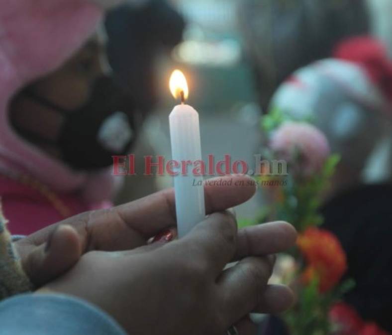 FOTOS: Pese a pandemia, feligreses llegan a Suyapa para rendir honores a la Virgen