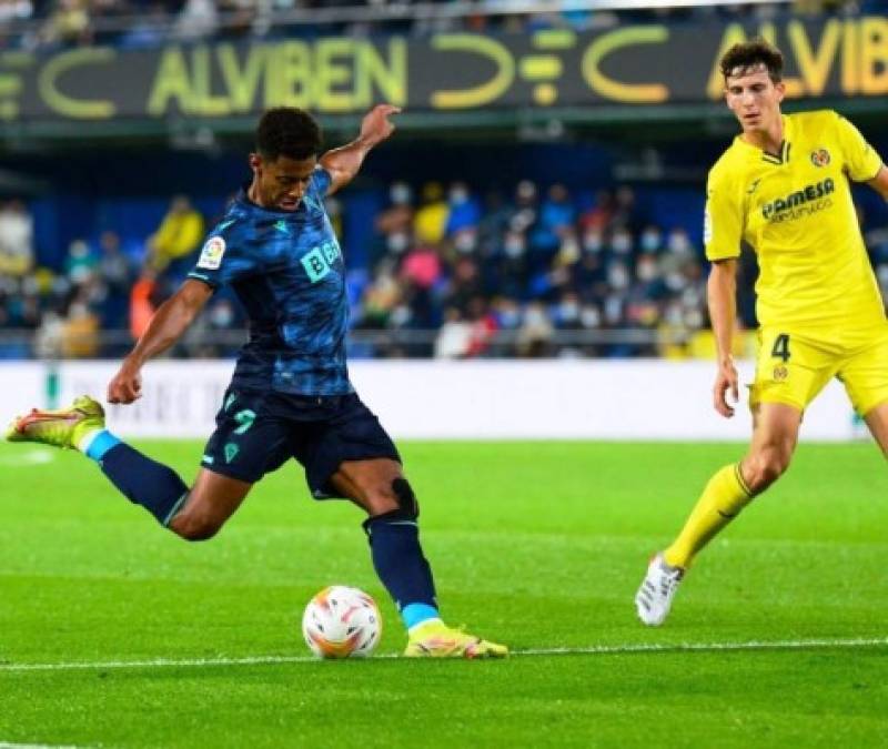 Triplete histórico del Choco Lozano con el Cádiz dejó estas imágenes imborrables