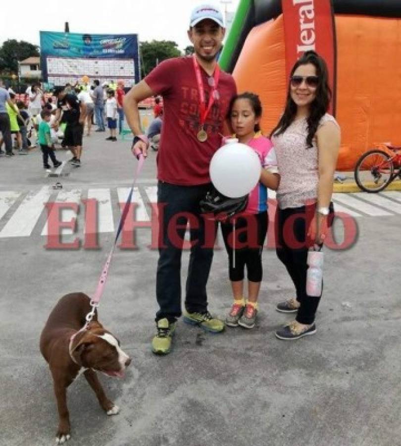 Moka, la pitbull que robó miradas en la Vuelta Ciclística Infantil