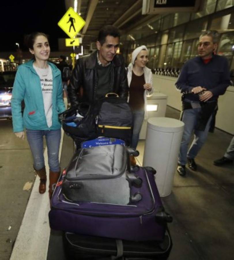 Un total de 109 viajeros retenidos en las fronteras de EEUU, según la Casa Blanca  