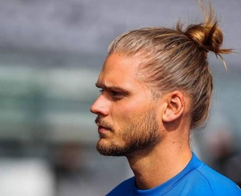 Rurik Gislason, el futbolista islandés que encanta por su parecido con Thor  