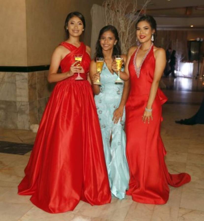 Los seniors 2018 de the Mayan School vivieron su prom