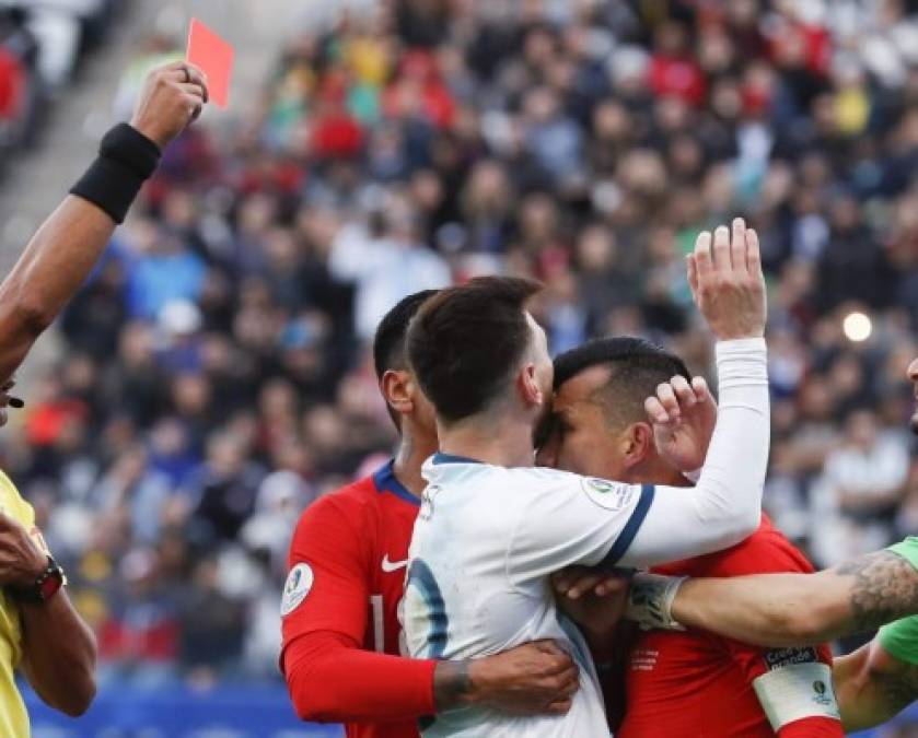 En 10 fotos: Así fue la falta por la que Leo Messi fue expulsado ante Chile en Copa América