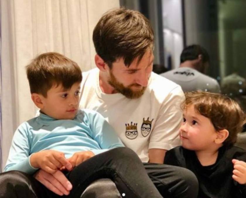 ¿Cuál de los tres hijos del astro del Barcelona, Leo Messi, será igual que él?