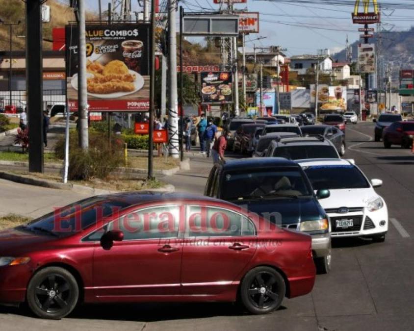 Transacciones, limpieza y protestas, así viven toque de queda los capitalinos