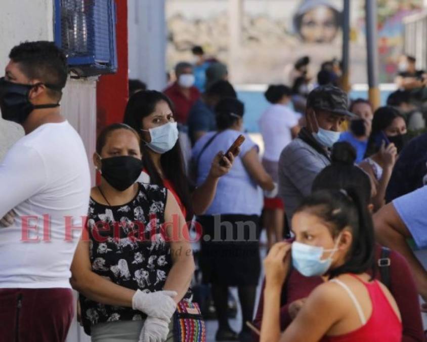 Transacciones, limpieza y protestas, así viven toque de queda los capitalinos