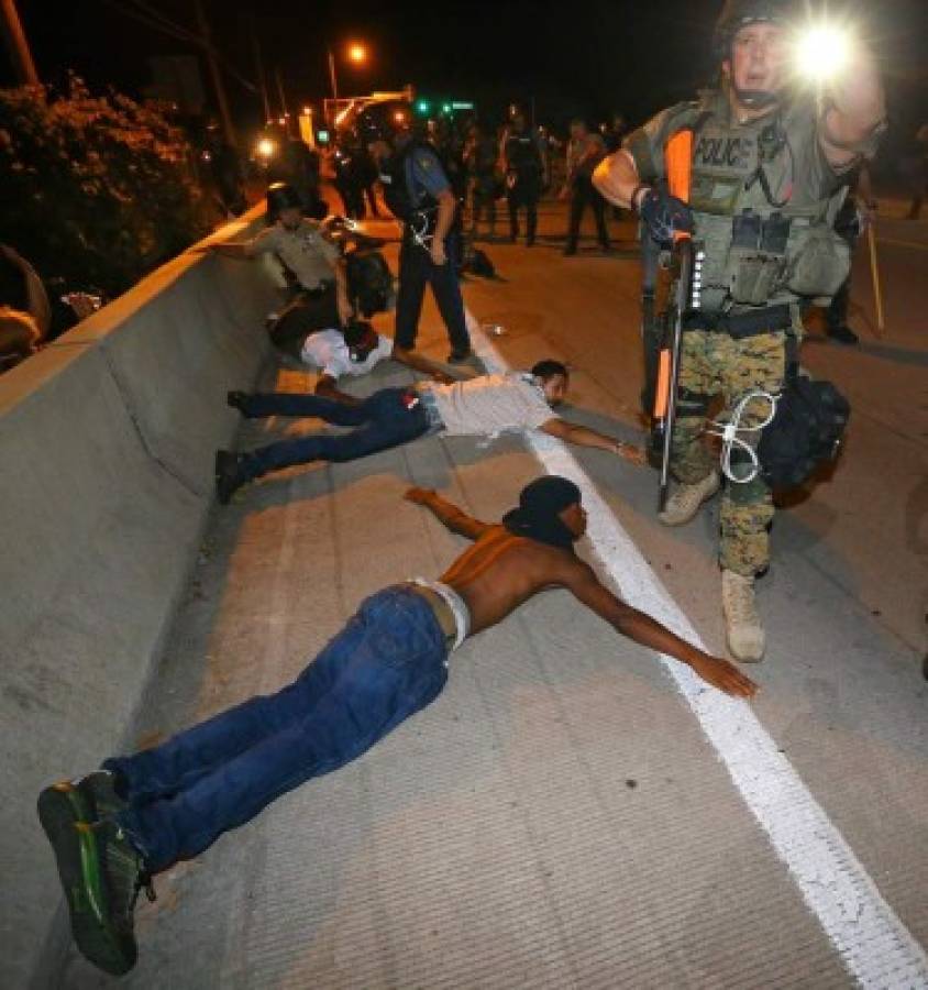 Eric Holder llega a Ferguson