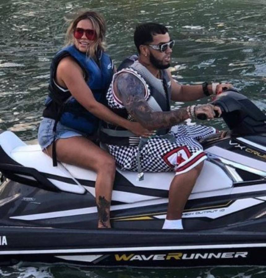 Karol G y Anuel AA revelan qué harán con sus tatuajes románticos si terminan la relación