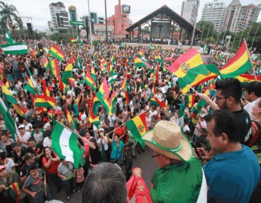 FOTOS: El tenso proceso que llevó a Evo Morales a renunciar al poder