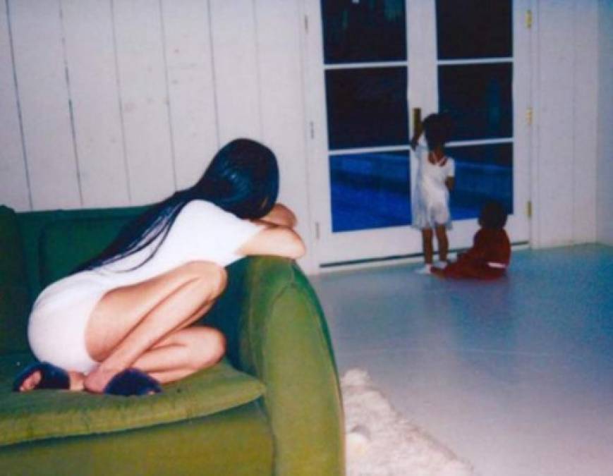 Las incomprensibles fotos de Kim Kardashian y su familia... ¿dónde quedó el glamour?