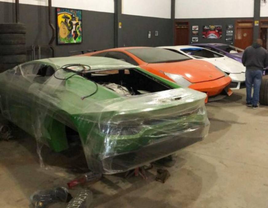 FOTOS: Los lujosos Ferrari y Lamborghini falsificados en fábrica desmantelada en Brasil