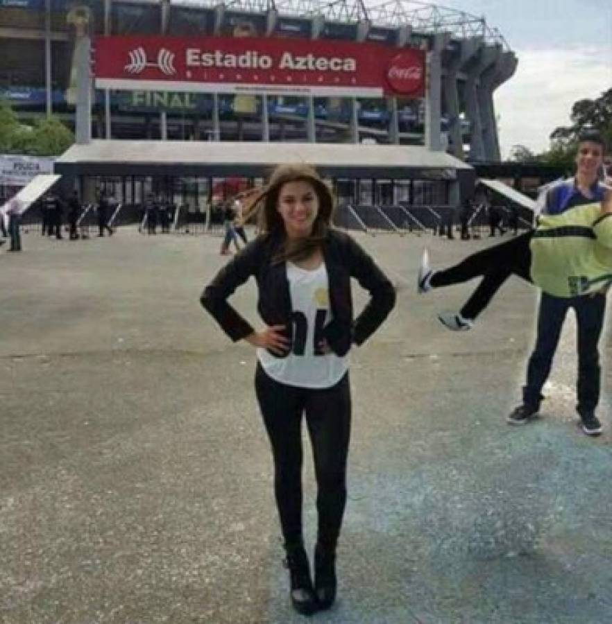 Joven pide que le ayuden con Photoshop a borrar una persona de su foto