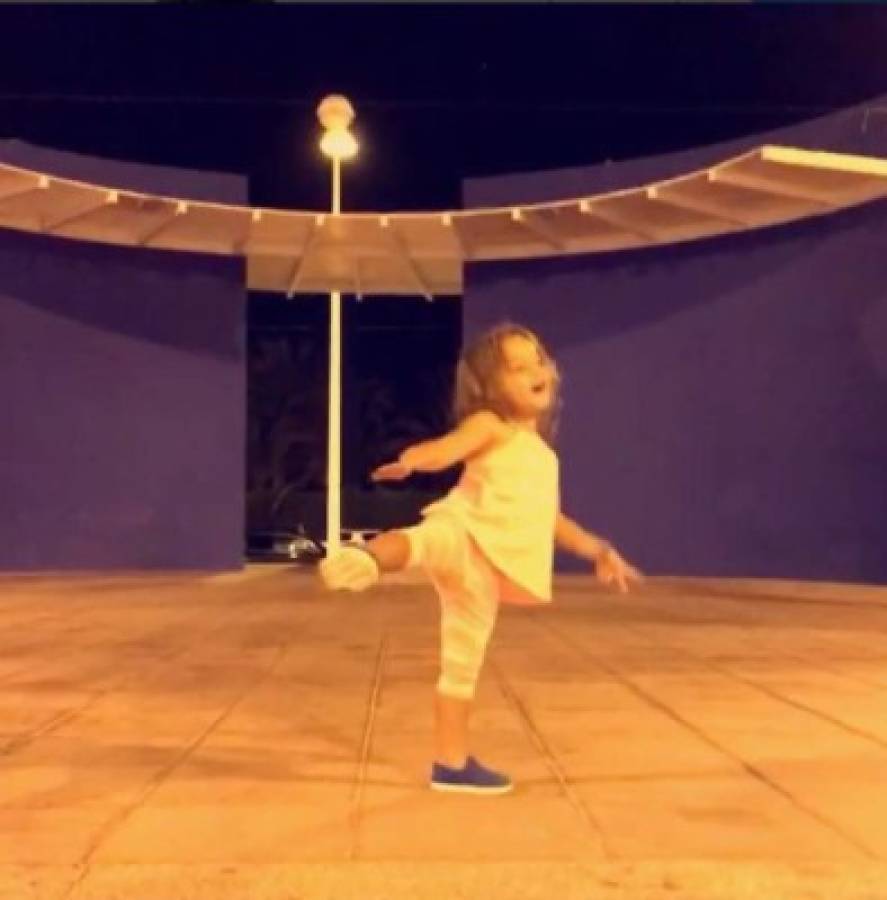 Video: Hija de Adamari López derrite las redes sociales con tierno baile