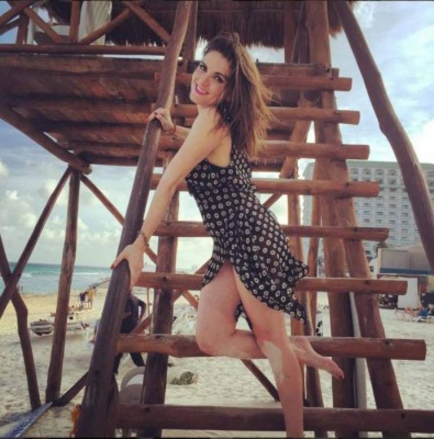Zoraida Gómez ex RBD presume sensual cuerpo en traje de baño