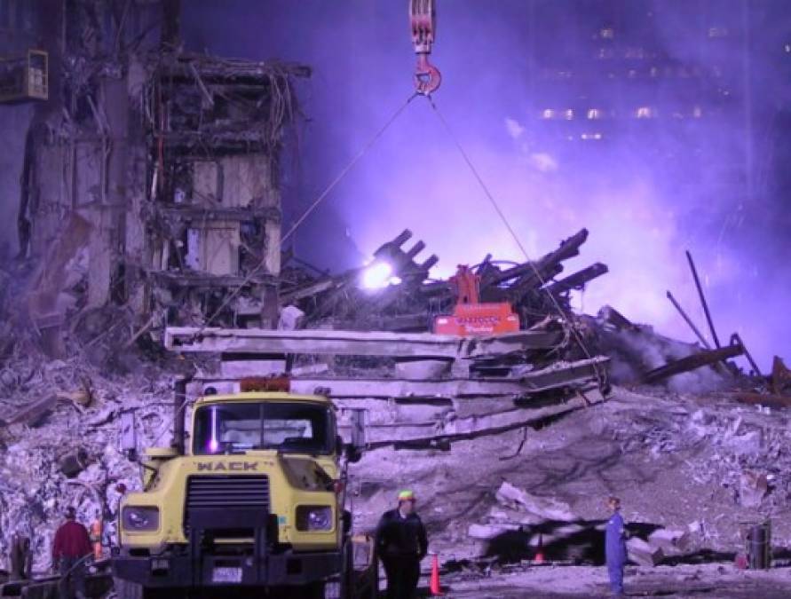 Publican fotos inéditas del ataque a Torres Gemelas que fueron tomadas por obrero (Parte I)