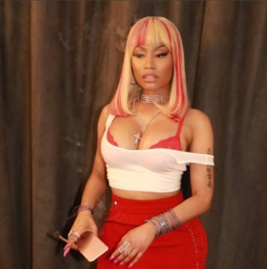 Nicki Minaj nuevamente publica fotos en sexy traje de baño y las redes enloquecen