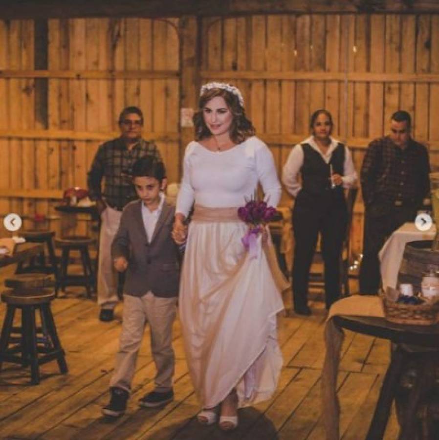 Anna Muñoz, presentadora hondureña, comparte las fotografías de su boda civil