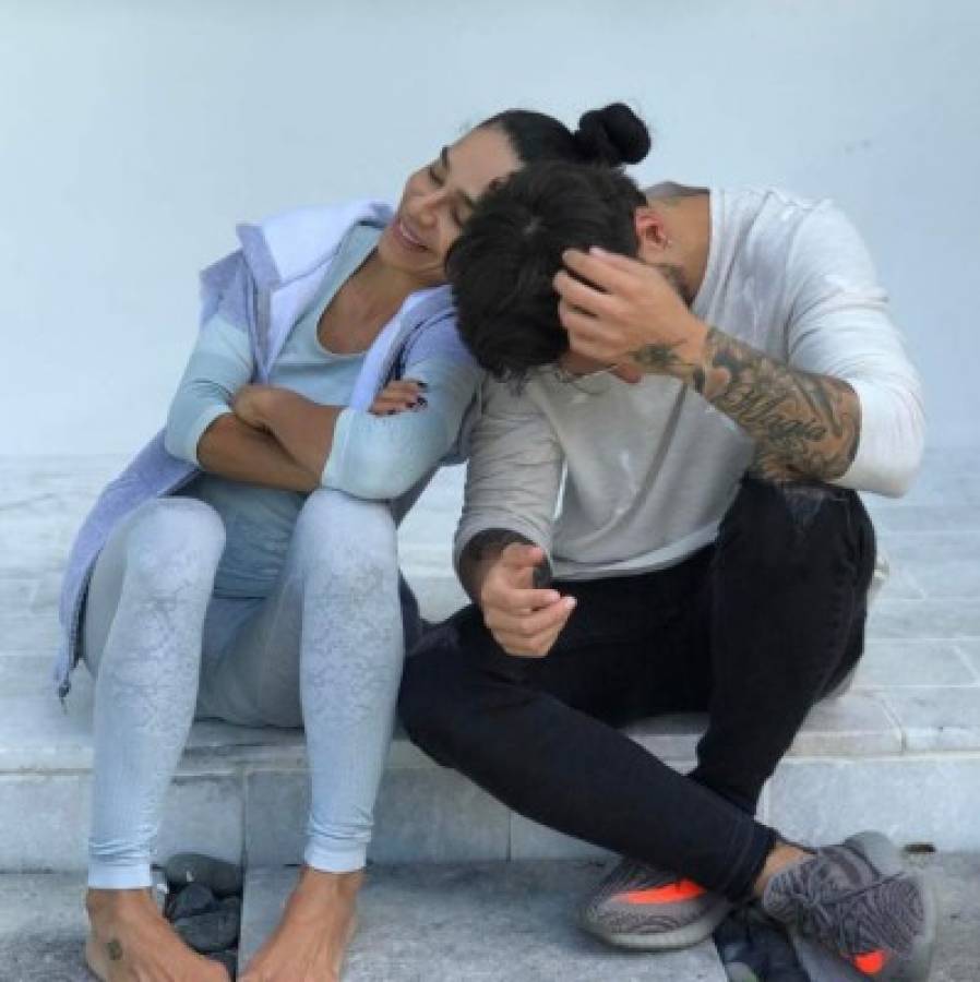 Maluma besa a una 'misteriosa' mujer y genera conmoción entre sus fanáticas
