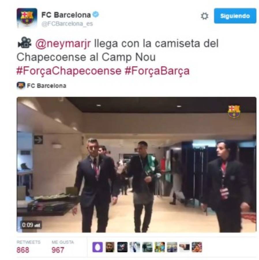 Neymar llega al Camp Nou con la camisa del Chapecoense previo al clásico