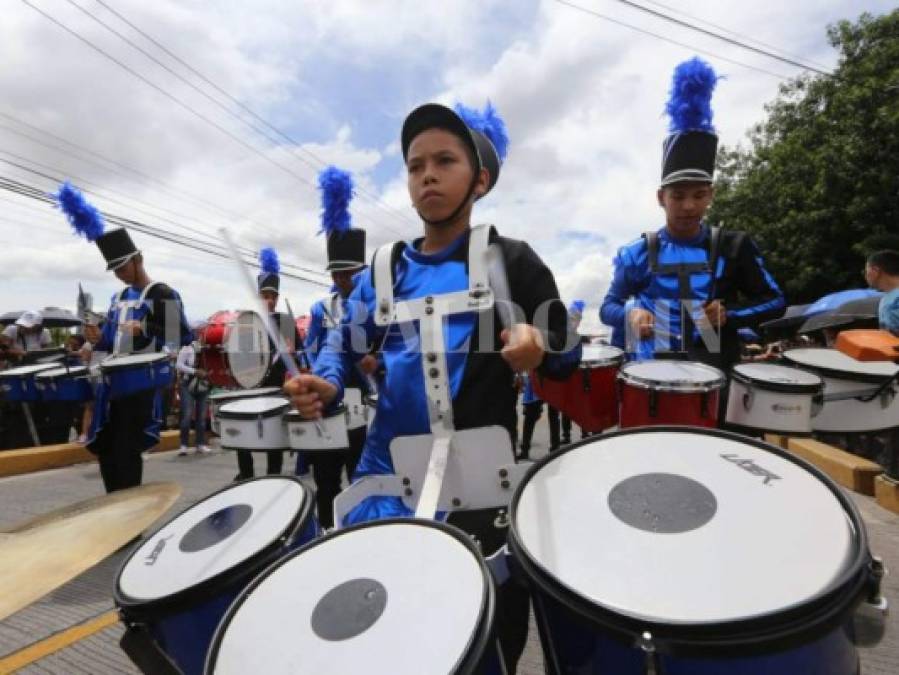 Impecable vestimenta de bandas en los desfiles patrios 2018