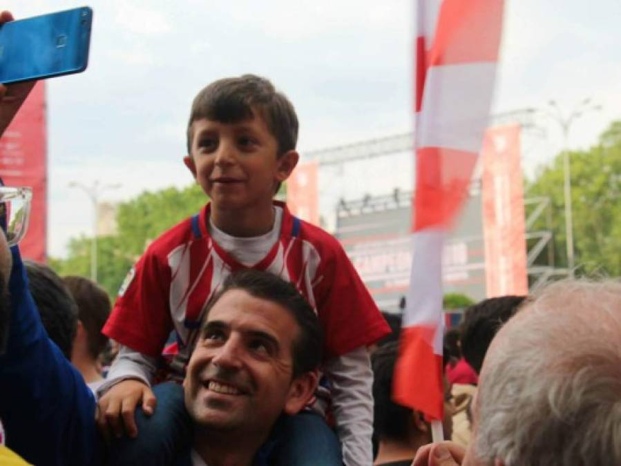 El Heraldo celebró en Neptuno con el Atlético de Madrid su título de la Europa League