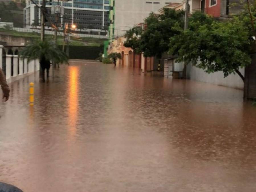 Dos días de lluvia dejan estragos en la capital de Honduras
