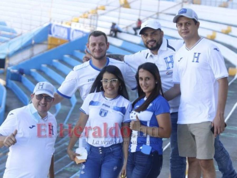 FOTOS: Ambientazo de la afición hondureña en el Olímpico de San Pedro Sula