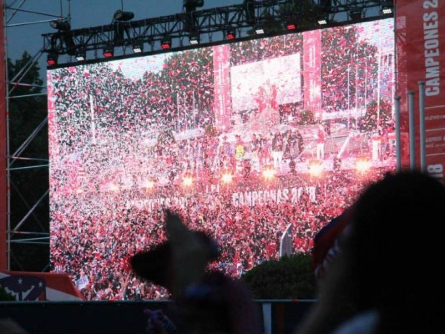 El Heraldo celebró en Neptuno con el Atlético de Madrid su título de la Europa League