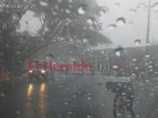 Fotos: Lluvias bañan por segundo día consecutivo la capital de Honduras