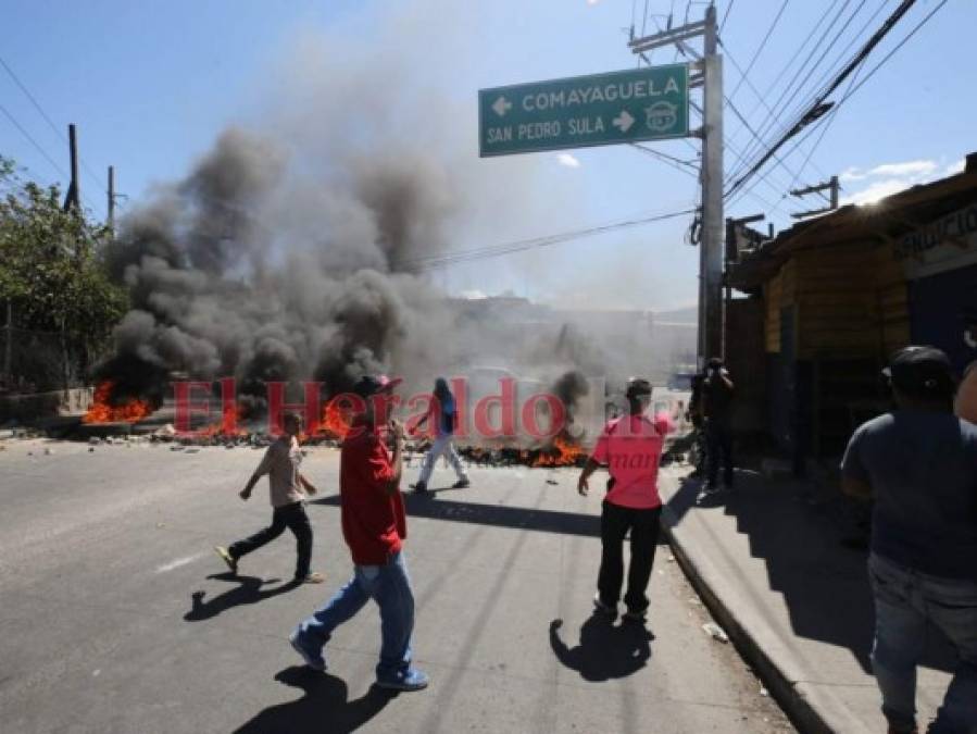 FOTOS: Estallan protestas de conductores golpeados por crisis del Covid-19